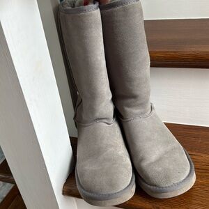 Gray Uggs!